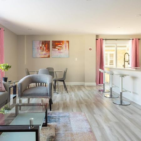 Entire 2 Bedroom Apartment Downtown - U2 키치너 외부 사진