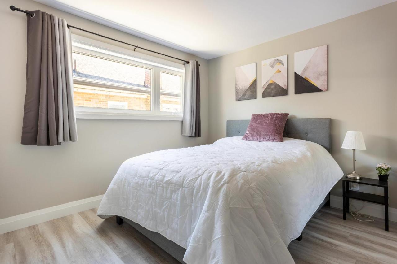 Entire 2 Bedroom Apartment Downtown - U2 키치너 외부 사진
