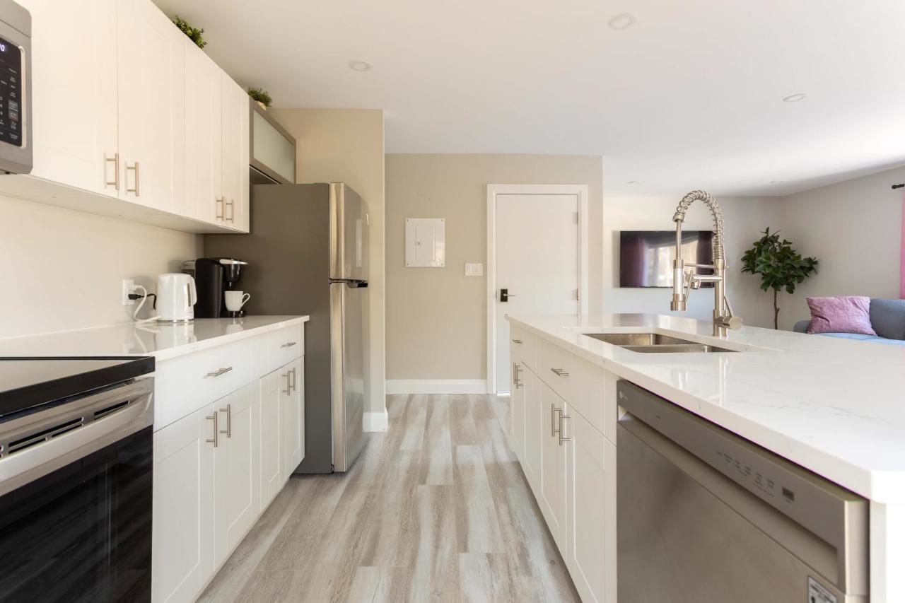 Entire 2 Bedroom Apartment Downtown - U2 키치너 외부 사진